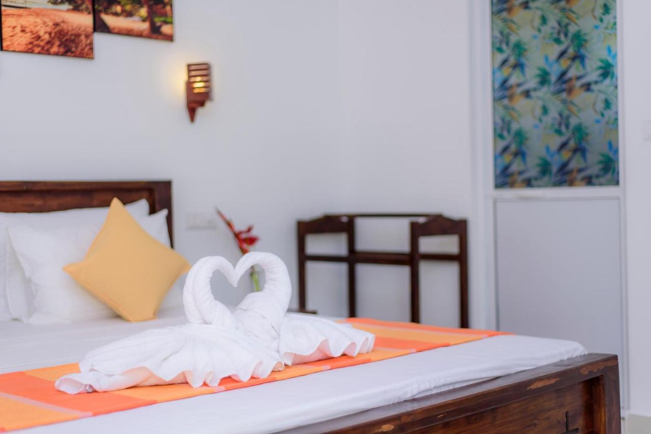 Scenery River Star Hotel Hikkaduwa Bagian luar foto