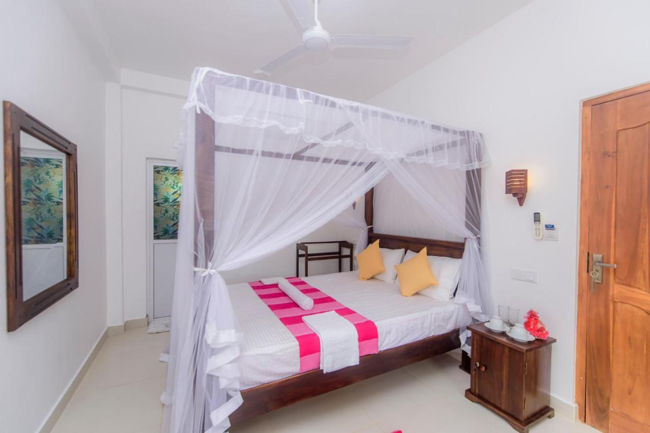 Scenery River Star Hotel Hikkaduwa Bagian luar foto