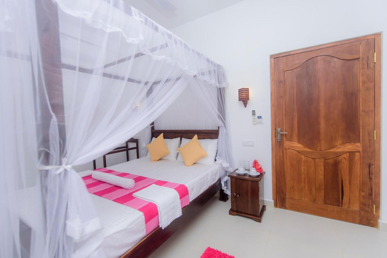 Scenery River Star Hotel Hikkaduwa Bagian luar foto