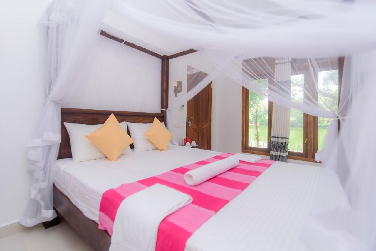 Scenery River Star Hotel Hikkaduwa Bagian luar foto