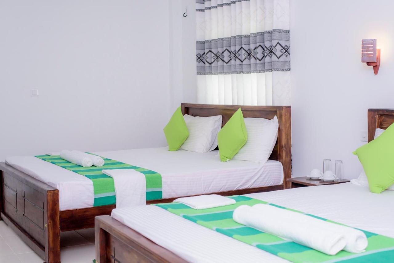 Scenery River Star Hotel Hikkaduwa Bagian luar foto